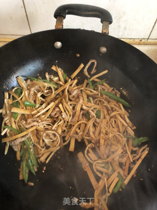 豆干小炒肉步骤6