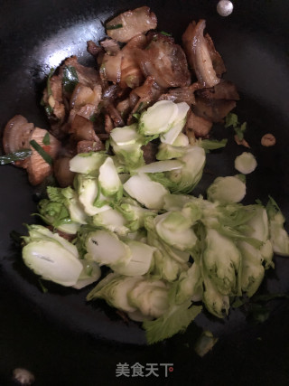 五花肉炒儿菜步骤3