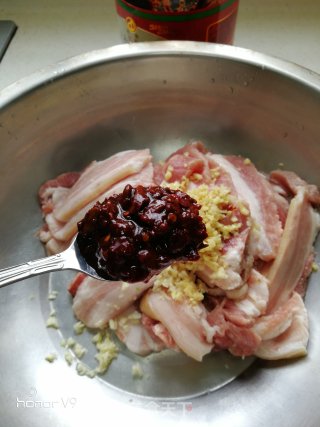 为母亲做一道粉蒸肉步骤4
