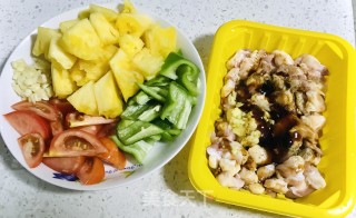 菠萝炒鸭心掌步骤2