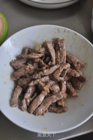 家常快手下饭菜～青椒炒牛肉步骤4