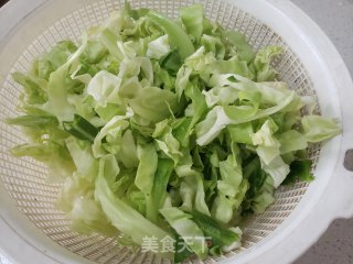 蒜蓉包菜步骤2