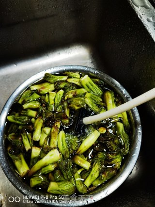 刺嫩芽炒鸡蛋步骤3