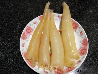 西芹炒海笋步骤1
