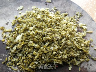 雪菜豌豆炒笋丝步骤2