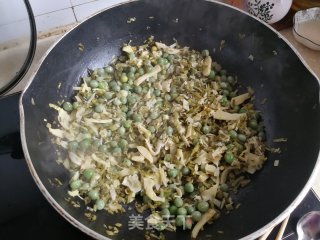雪菜豌豆炒笋丝步骤5