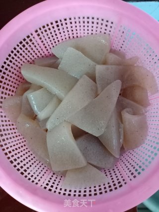 磨芋煮鱼步骤2