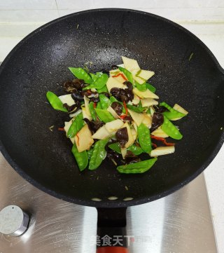 荷兰豆炒山药步骤11