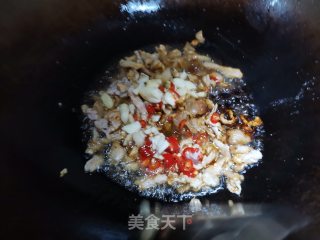 白菜头炒肉步骤3