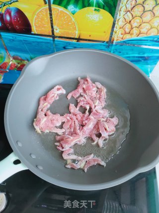 蒜薹木耳炒肉丝步骤7