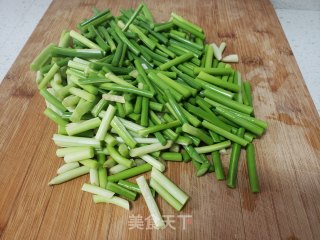 蒜苔炒鸭蛋步骤4