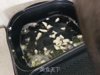 小涮锅炒青椒鸡蛋西红柿步骤2