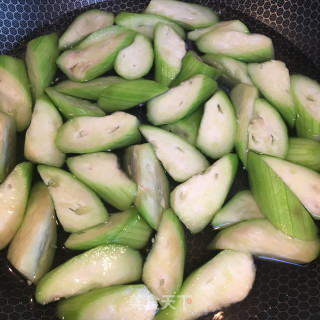 虾球炒丝瓜步骤4