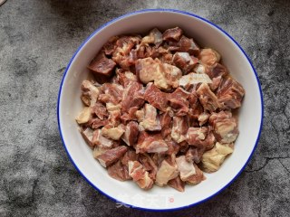 糯玉米土豆炖牛肋条步骤1
