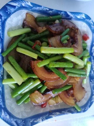 蒜苔炒卤肉皮步骤11