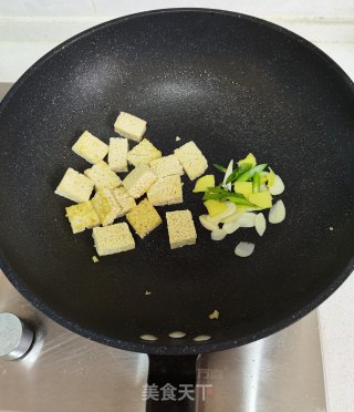 香菇烧冻豆腐步骤5