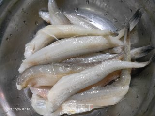 豆腐鱼煎蛋步骤1