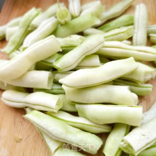玉米脊骨炖芸豆步骤2