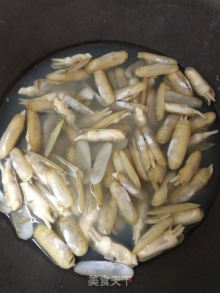 辣白菜焖炒蛏子步骤2