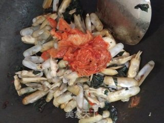 辣白菜焖炒蛏子步骤5