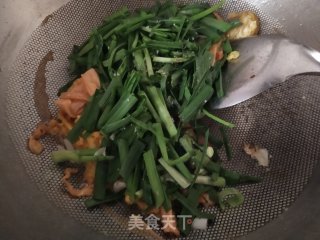 鸡蛋炒腐竹步骤5