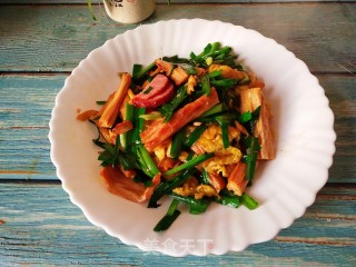 鸡蛋炒腐竹步骤6