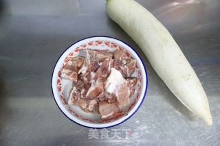腔骨炖萝卜步骤1