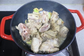 腔骨炖萝卜步骤4
