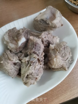 酸甜排骨炖花生步骤3
