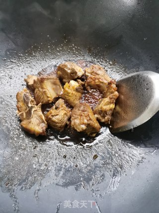 酸甜排骨炖花生步骤5