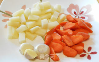 红烧土豆五花肉步骤2