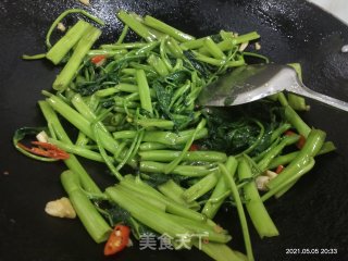 辣炒空心菜步骤5