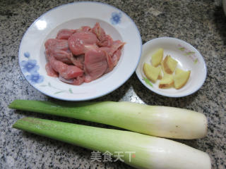茭白炒鸡胗步骤1