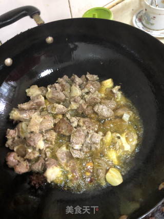 番茄烧牛肉步骤4
