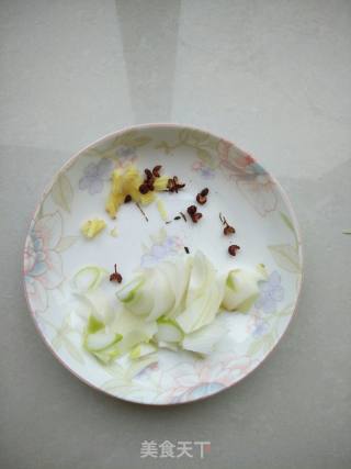 韭菜炒海虾步骤3