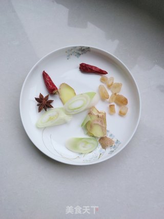 砂锅腐乳烧肉步骤7