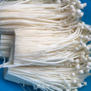 培根香煎金针菇步骤1