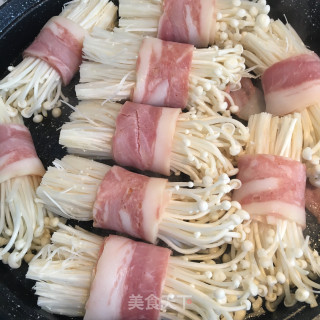 培根香煎金针菇步骤4