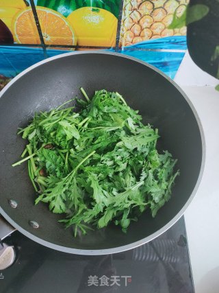 油渣炒茼蒿步骤9