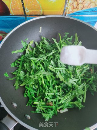 油渣炒茼蒿步骤10