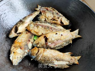 家熬鲫鱼步骤10