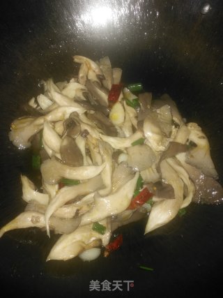 比肉还要好吃的孜然平菇步骤8