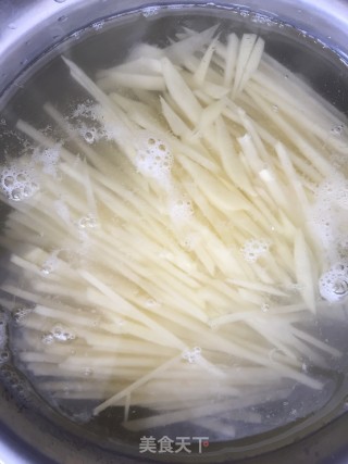 蒜苔炒双丝步骤4