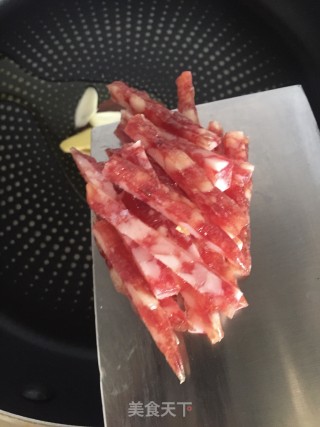 芦笋胡萝卜炒腊肠步骤7