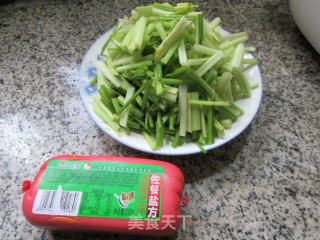 佐餐盐方炒芹菜步骤1