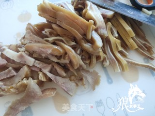 黄瓜拌耳丝步骤2