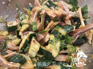 黄瓜拌耳丝步骤5
