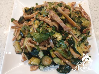 黄瓜拌耳丝步骤6