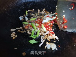肉丝韭菜炒豆腐丝步骤2