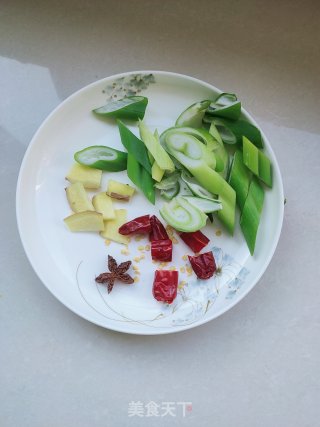 酱烧草鱼步骤4